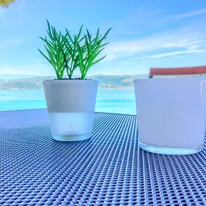 https://luxury-seafront-villa-ad.splithotels.org