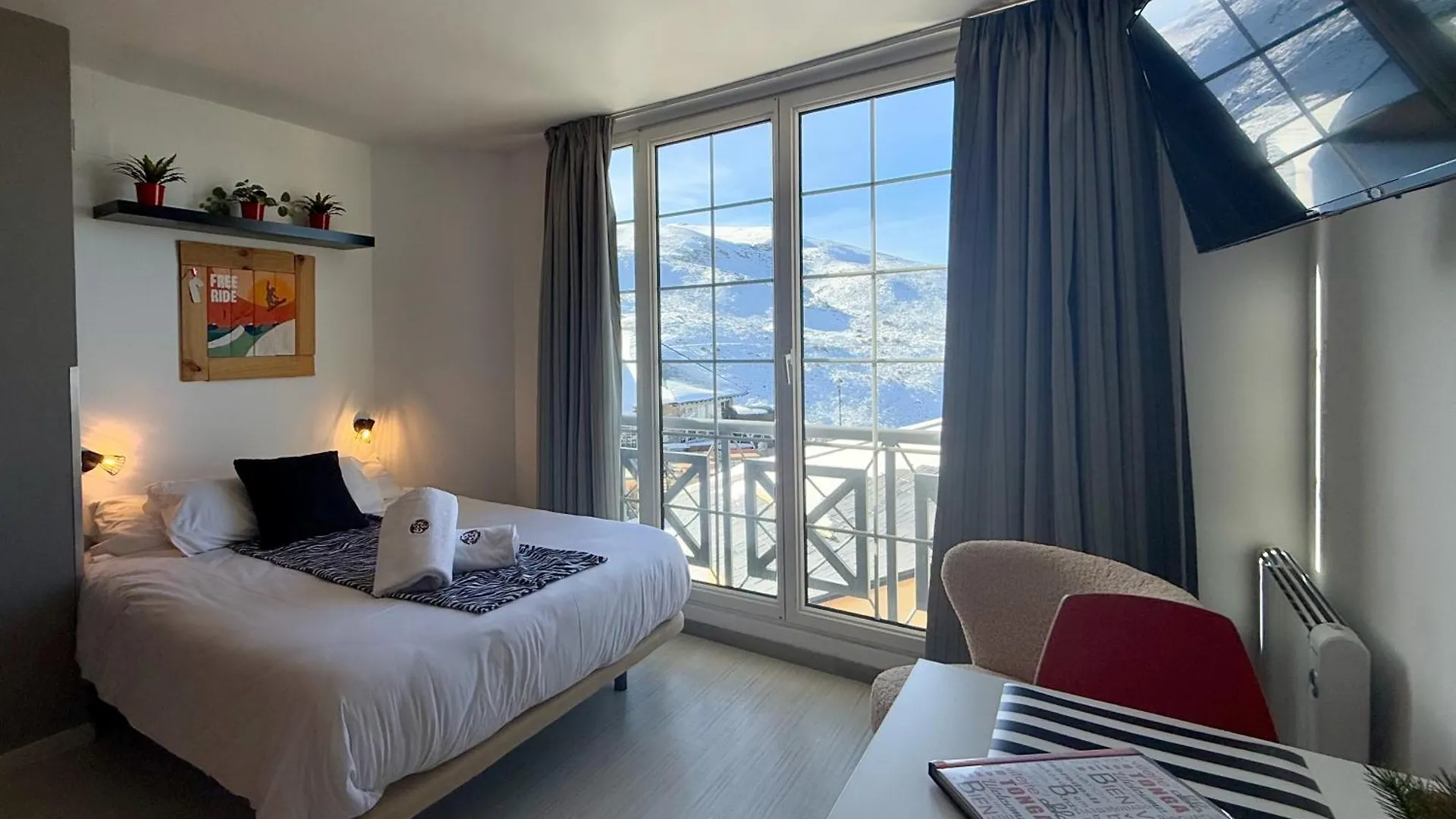 Inside Plaza Sierra Nevada Διαμέρισμα 0*,